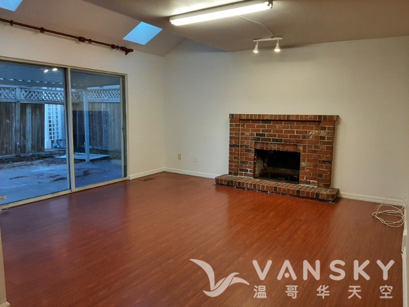 260427094106_Family Room.jpg